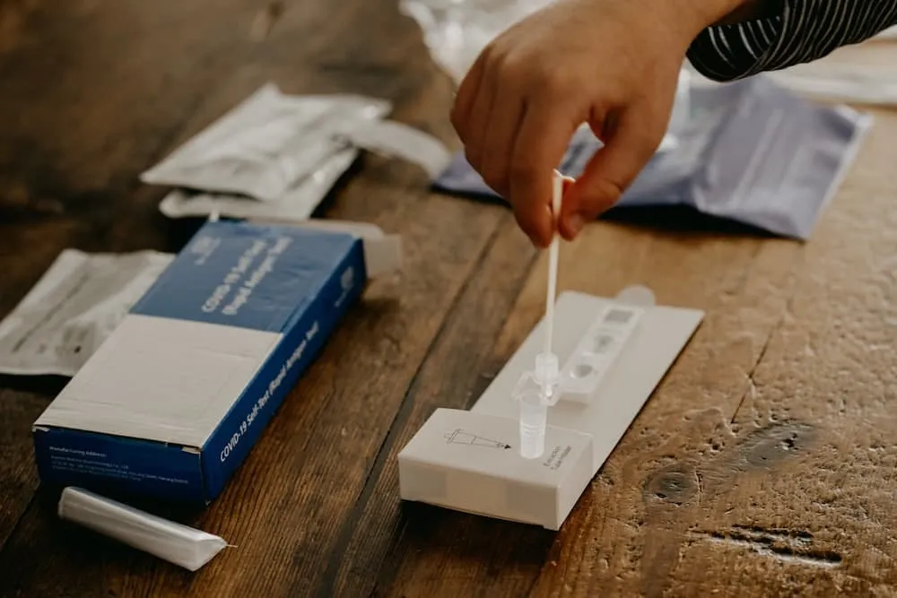 COVID-19 rapid test kit